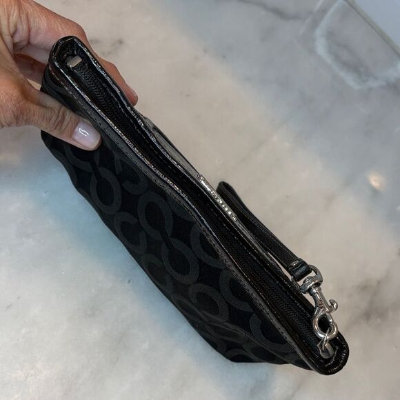 Coach Madison Horse & Carriage Op Art Signature Logo XL Wristlet - Picture 8 of 16